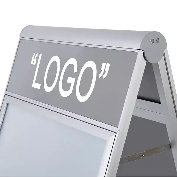 Compasso Design gadeskilt A1 med logoplade aluminium