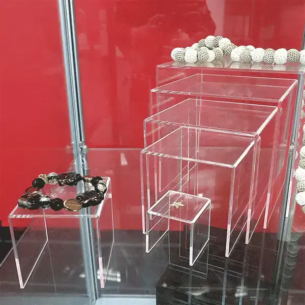 Display Podier transparent akryl sæt 7 stk trappe