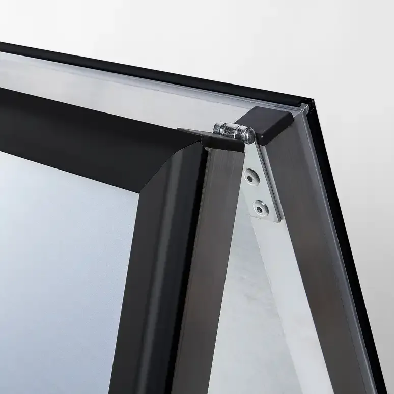 Display Alu-Line 70x100 gadeskilt sort snapramme
