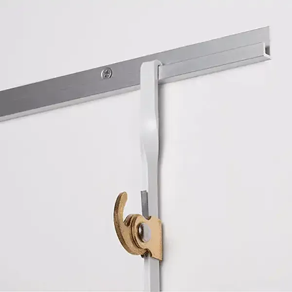 Display J-Rail Max metalstang 150 cm 100 kg